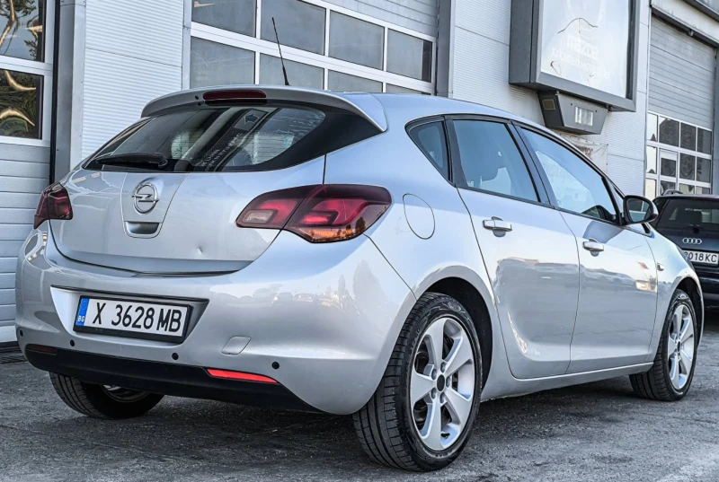 Opel Astra 1.7 cdti, снимка 6 - Автомобили и джипове - 51826920