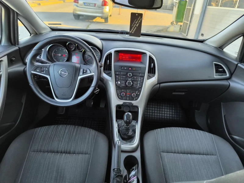 Opel Astra 1.7 cdti, снимка 10 - Автомобили и джипове - 51826920