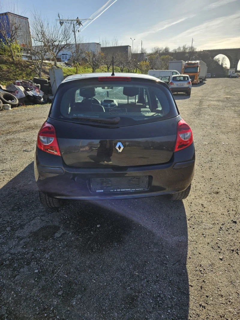 Renault Clio 1.5 dci-КЛИМАТРОНИК, снимка 7 - Автомобили и джипове - 52892549