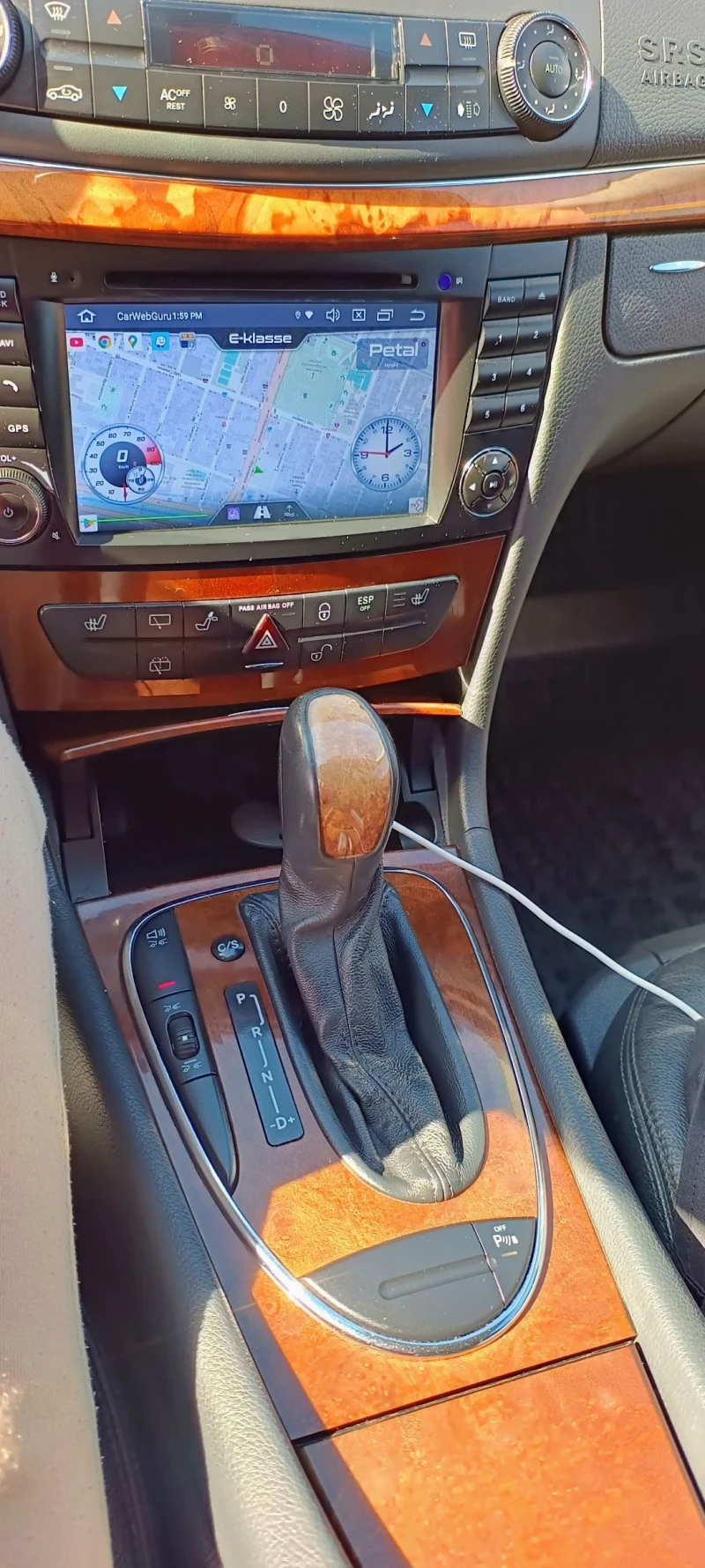 Mercedes-Benz E 320, снимка 15 - Автомобили и джипове - 53193662