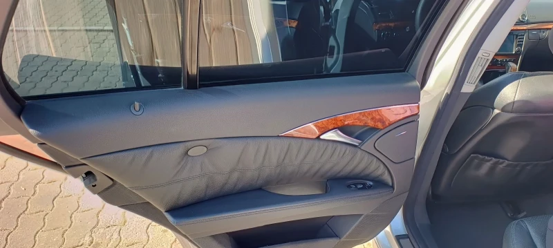 Mercedes-Benz E 320, снимка 8 - Автомобили и джипове - 53193662