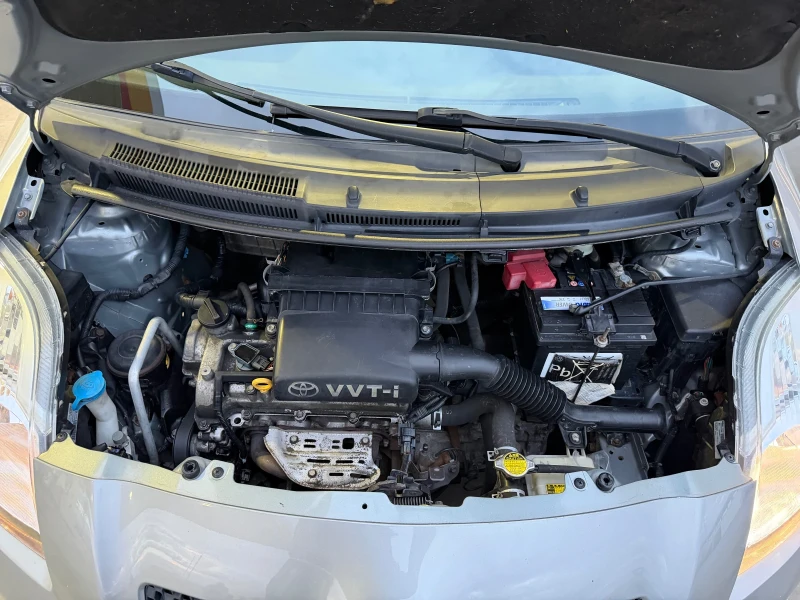 Toyota Yaris 1.3i, снимка 11 - Автомобили и джипове - 53417258