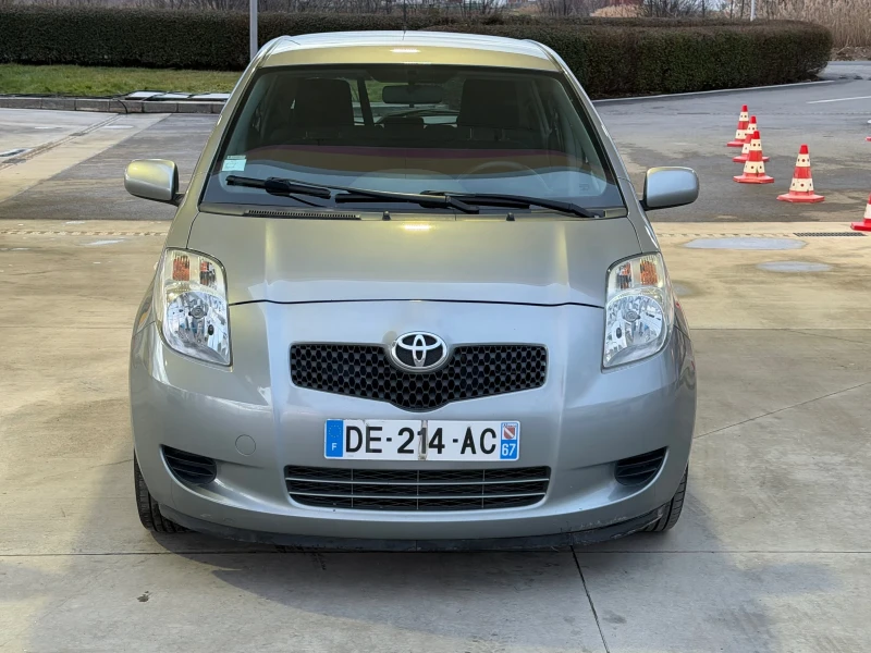 Toyota Yaris 1.3i, снимка 3 - Автомобили и джипове - 53417258