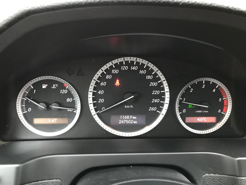 Mercedes-Benz C 200 2, 2cdi.136k.УНИКАТ., снимка 16 - Автомобили и джипове - 53432372