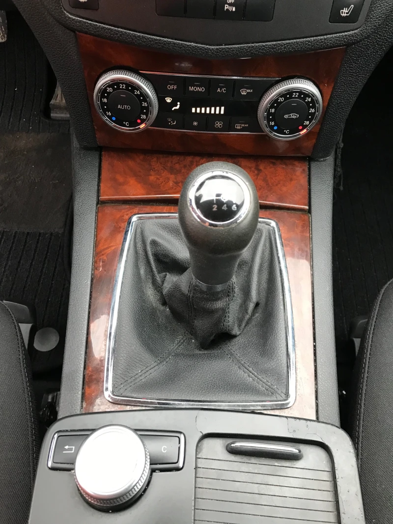 Mercedes-Benz C 200 2, 2cdi.136k.УНИКАТ., снимка 14 - Автомобили и джипове - 53432372