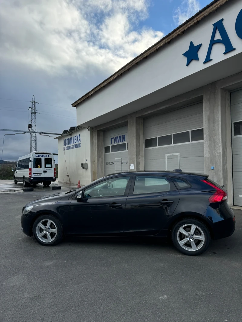 Volvo V40, снимка 8 - Автомобили и джипове - 53446181