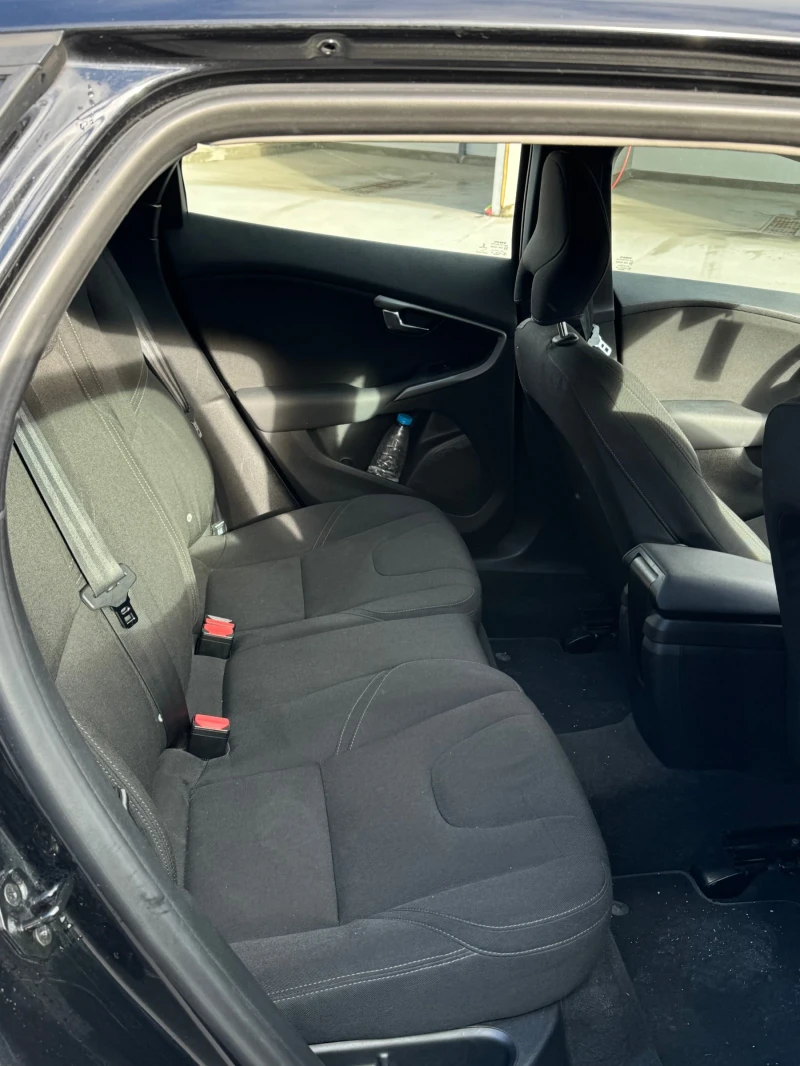 Volvo V40, снимка 5 - Автомобили и джипове - 53446181