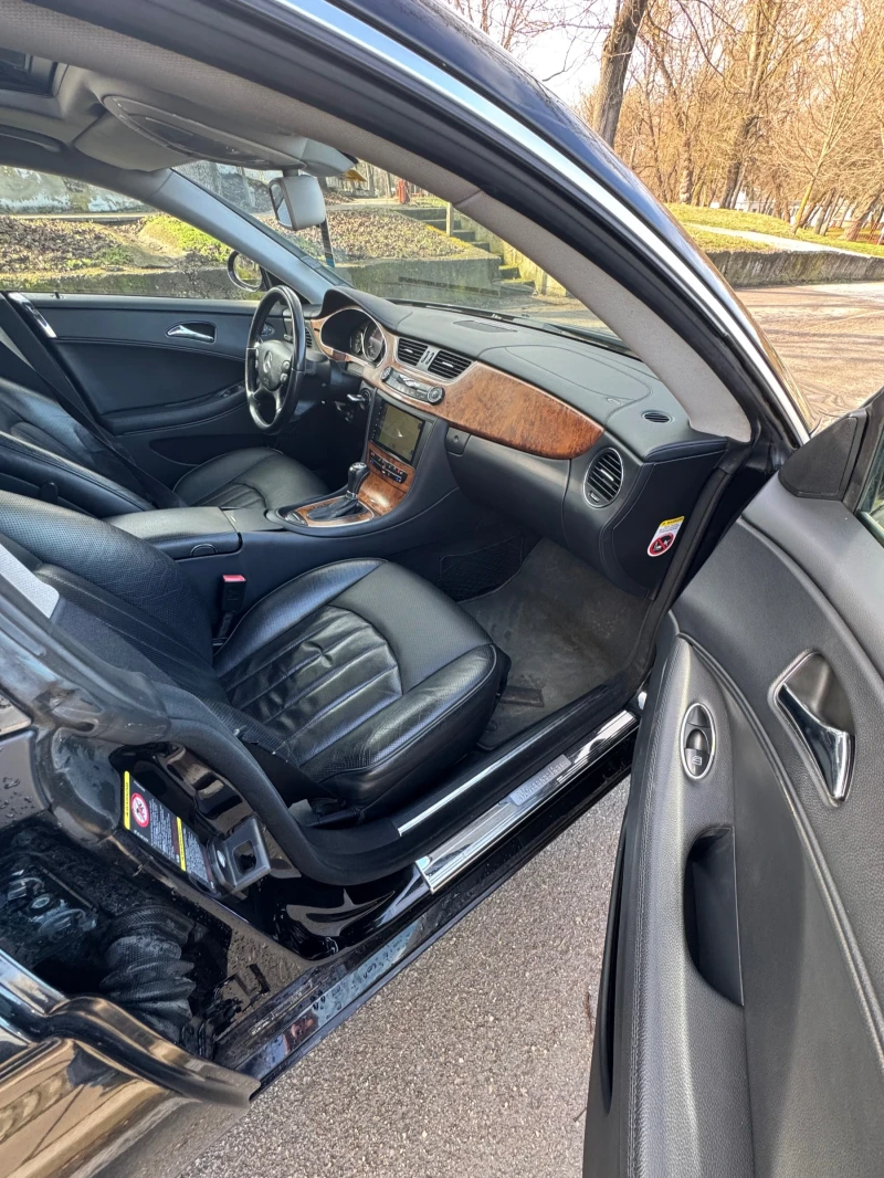 Mercedes-Benz CLS 320 Перфектно състояние ( на пружини ) , снимка 14 - Автомобили и джипове - 53496988