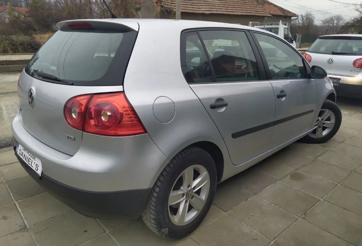 VW Golf 1.9 TDI , снимка 4 - Автомобили и джипове - 46156194