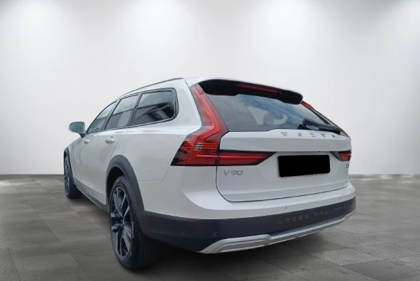 Volvo V90 Cross Country B5 = Plus = Distronic Гаранция - изображение 2