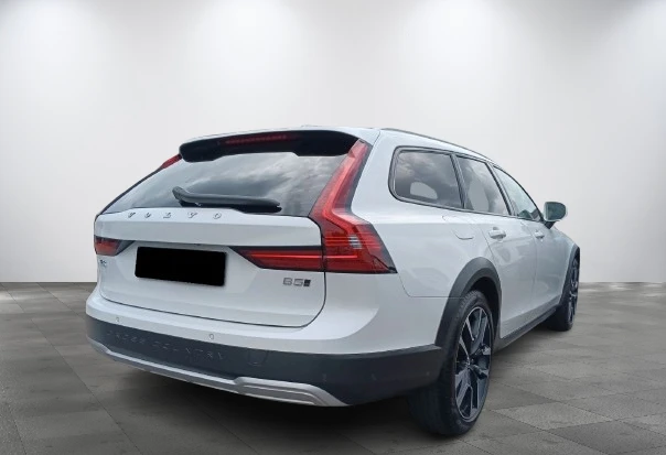 Volvo V90 Cross Country B5 = Plus = Distronic Гаранция - изображение 4