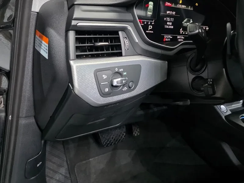 Audi A4 40 Tfsi, снимка 17 - Автомобили и джипове - 55816704