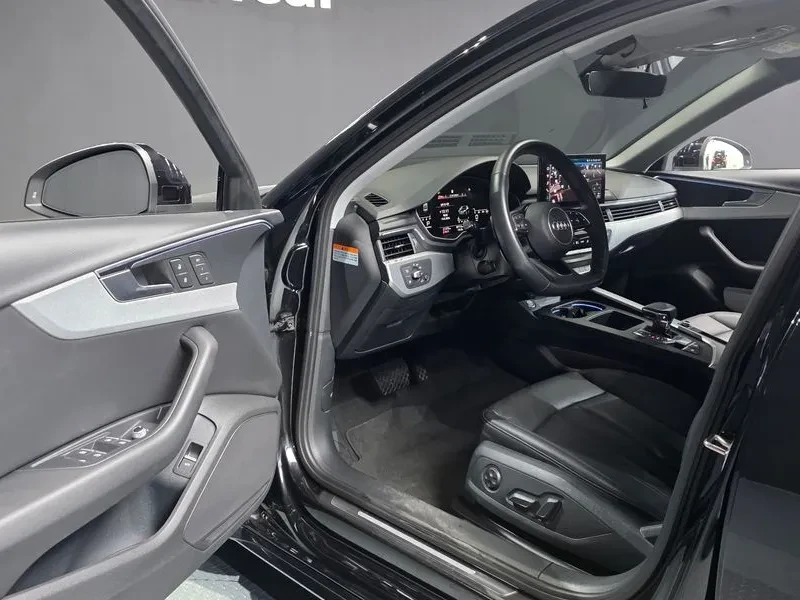 Audi A4 40 Tfsi, снимка 10 - Автомобили и джипове - 55816704