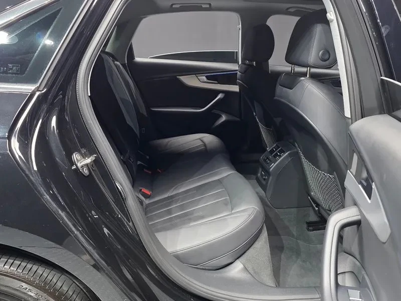 Audi A4 40 Tfsi, снимка 12 - Автомобили и джипове - 55816704