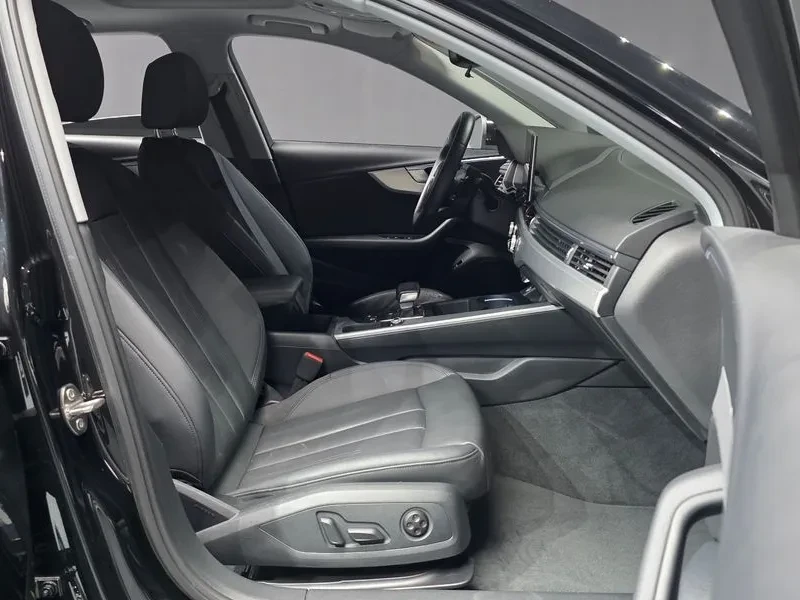 Audi A4 40 Tfsi, снимка 11 - Автомобили и джипове - 55816704