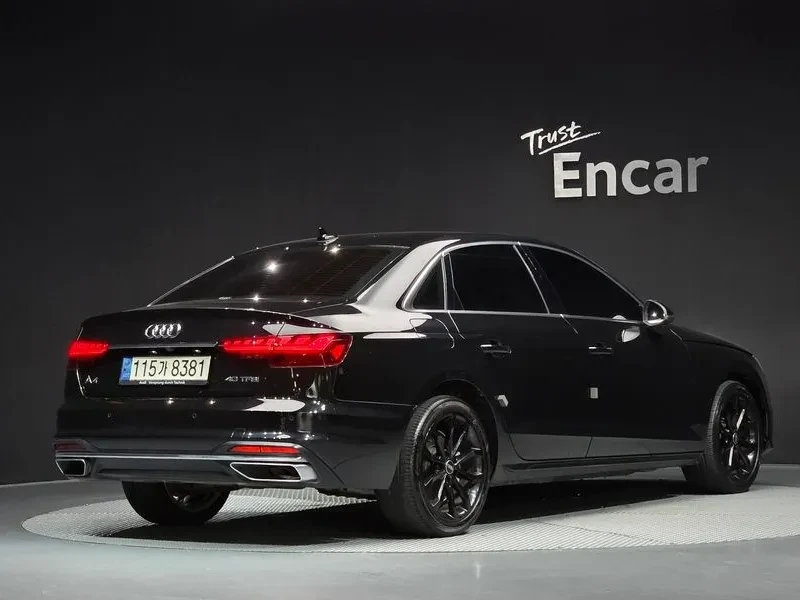 Audi A4 40 Tfsi, снимка 2 - Автомобили и джипове - 55816704
