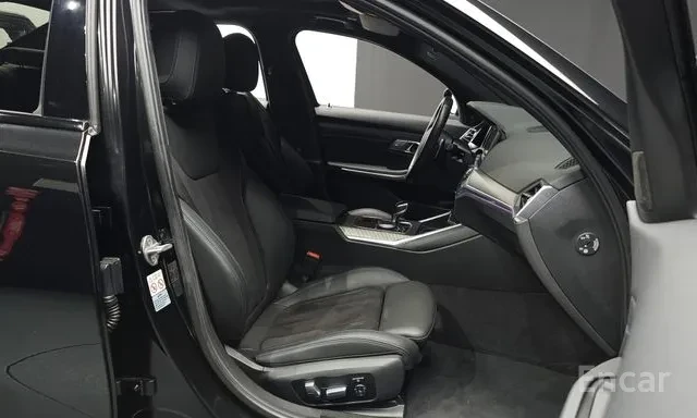 BMW 320 D XDRIVE * M ПАКЕТ * H/K * HEAD UP * 50K KM * , снимка 12 - Автомобили и джипове - 56139594