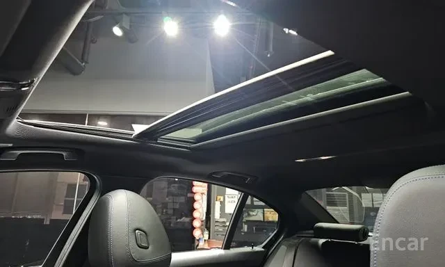 BMW 320 D XDRIVE * M ПАКЕТ * H/K * HEAD UP * 50K KM * , снимка 16 - Автомобили и джипове - 56139594