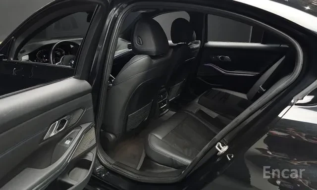 BMW 320 D XDRIVE * M ПАКЕТ * H/K * HEAD UP * 50K KM * , снимка 13 - Автомобили и джипове - 56139594
