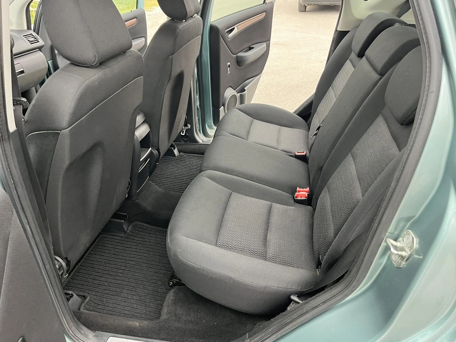 Mercedes-Benz A 150 FACE 1.5i 95кс КЛИМАТИК 154 000км  - изображение 9