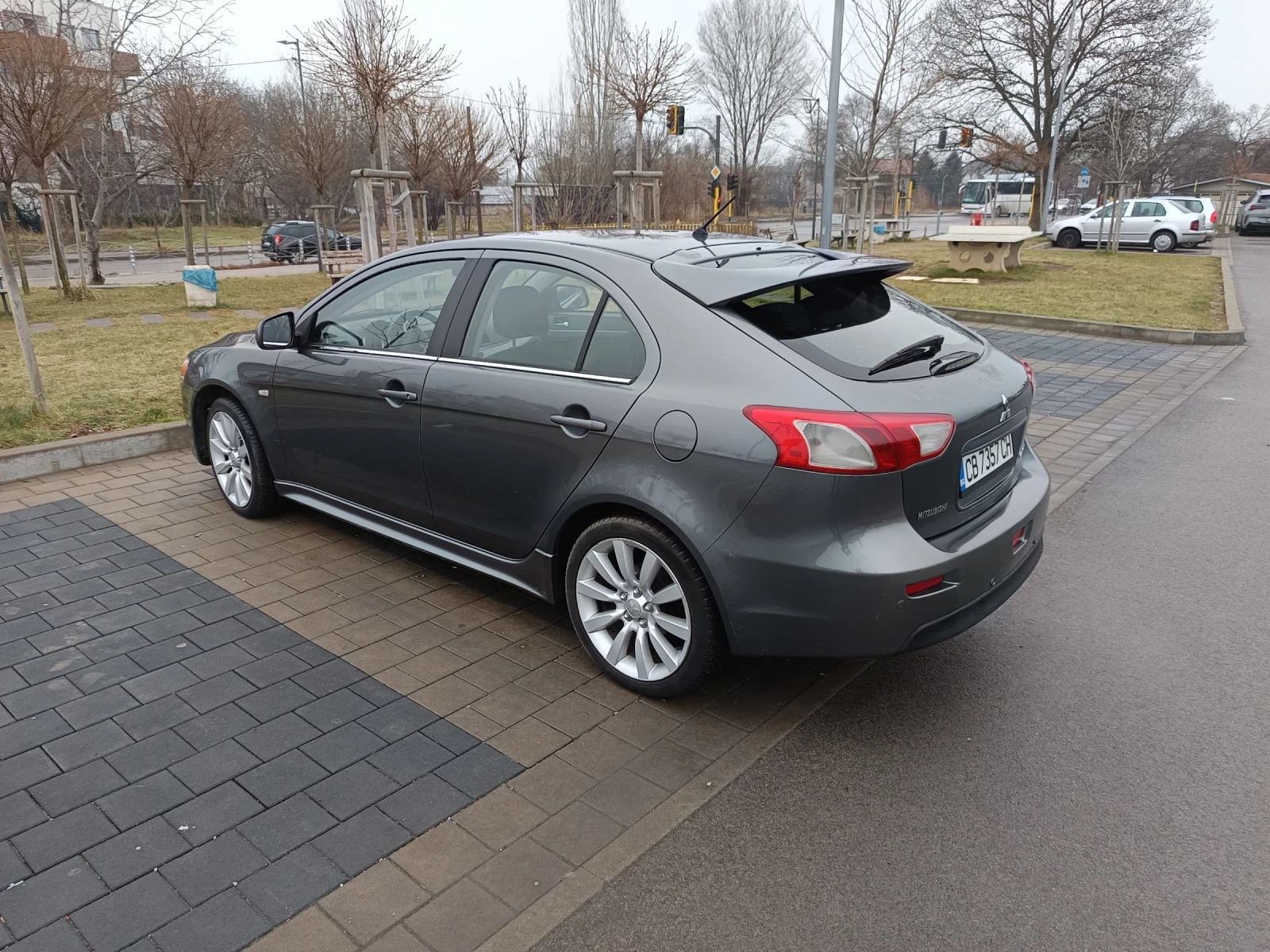 Mitsubishi Lancer Sportback - изображение 3