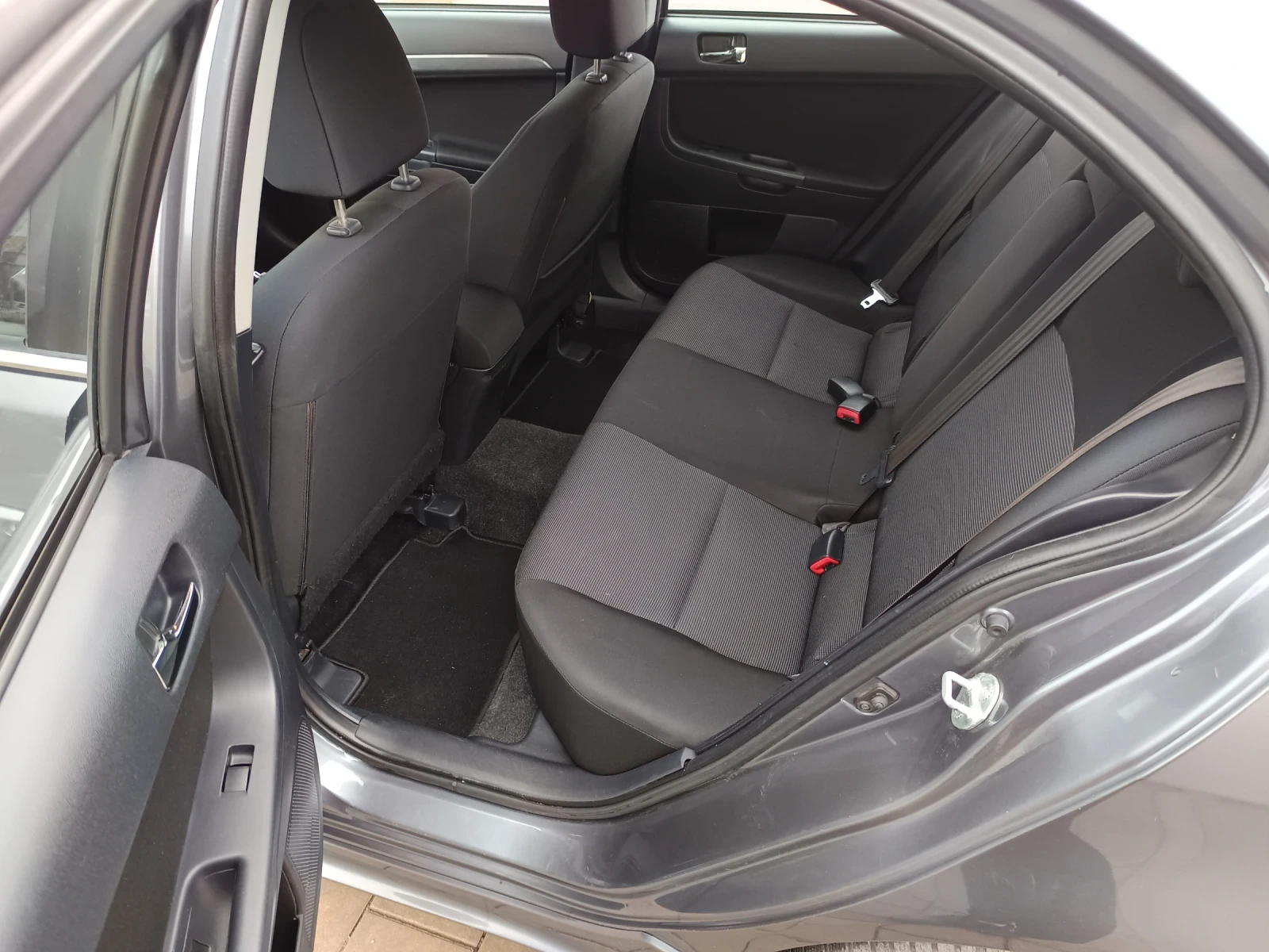 Mitsubishi Lancer Sportback - изображение 8