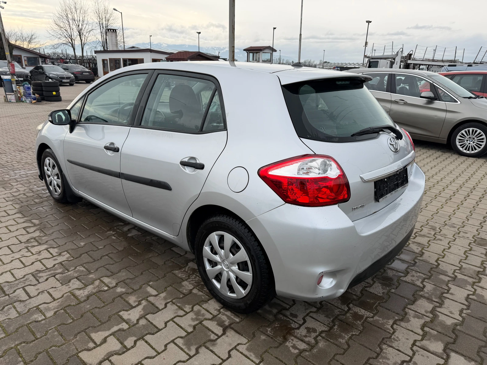 Toyota Auris 1.4 D-4D EURO 5 - изображение 8