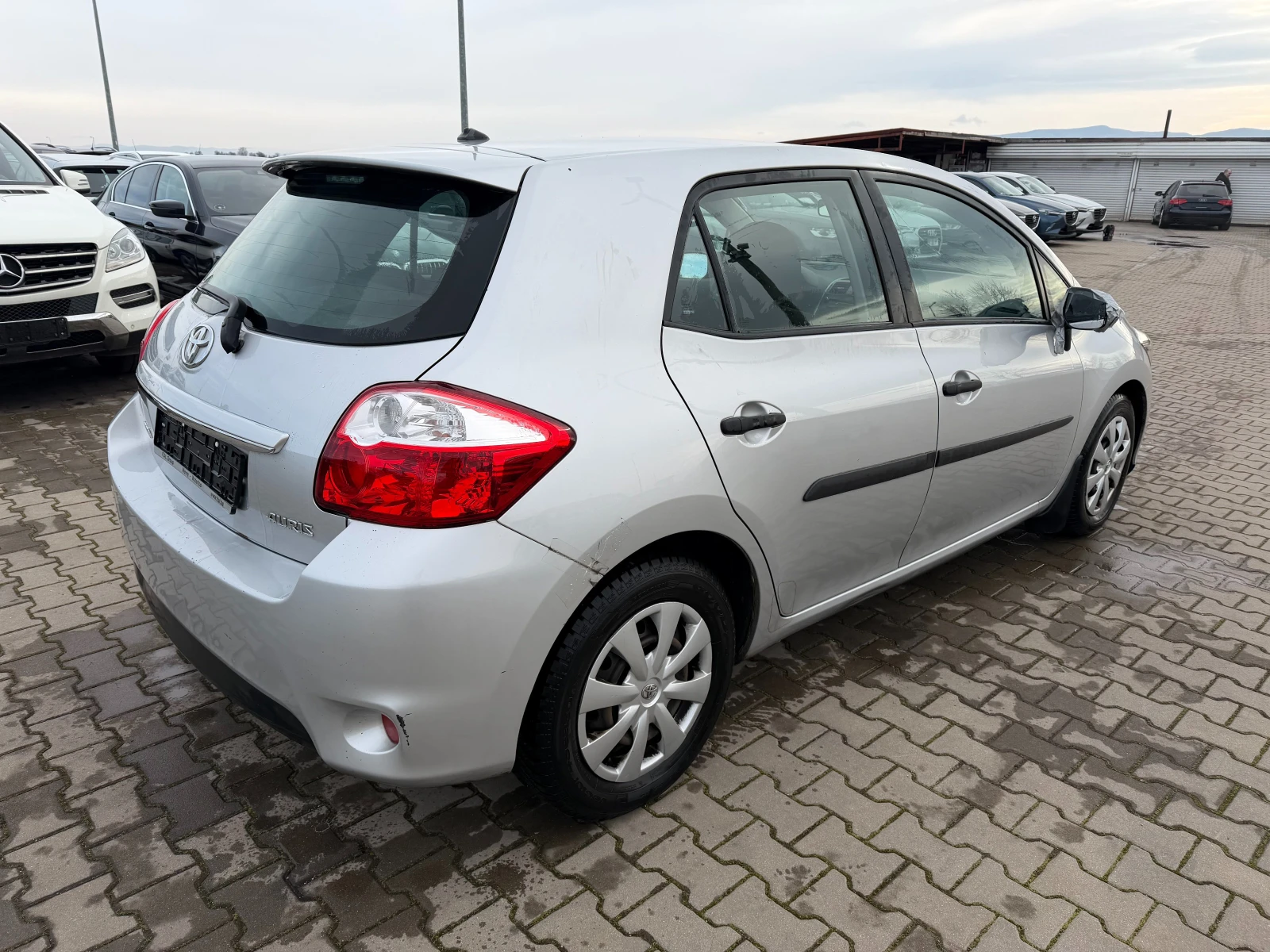 Toyota Auris 1.4 D-4D EURO 5 - изображение 6