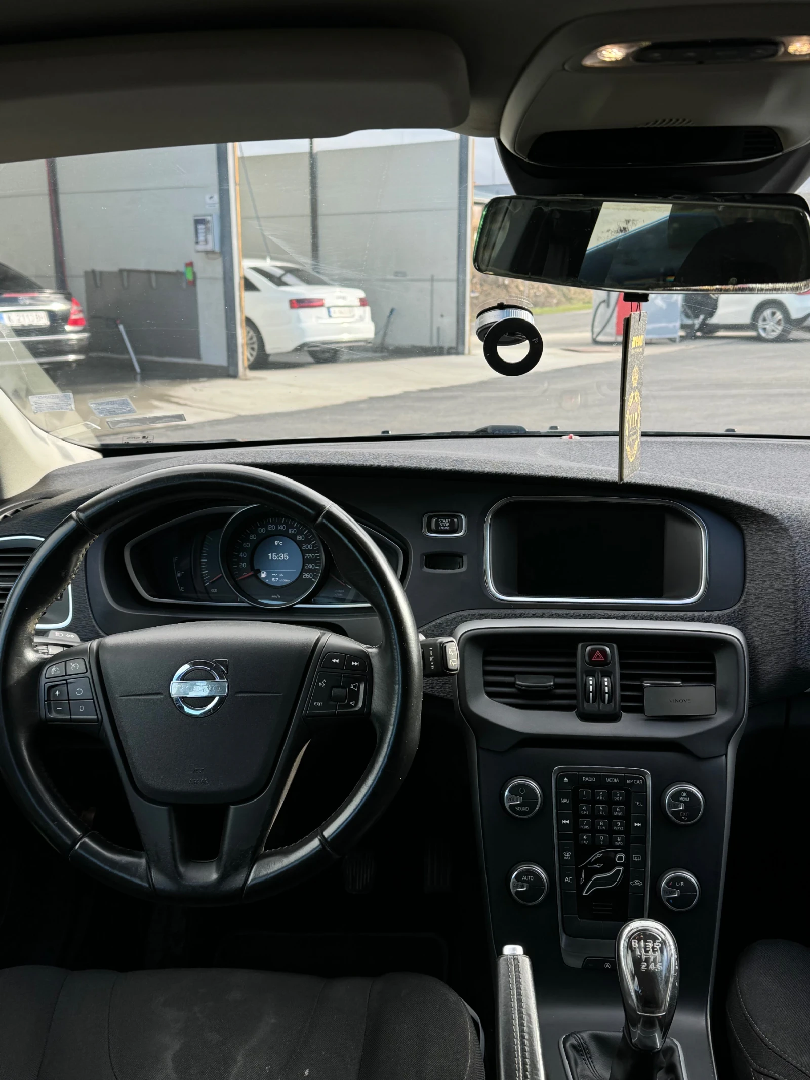 Volvo V40  - изображение 4