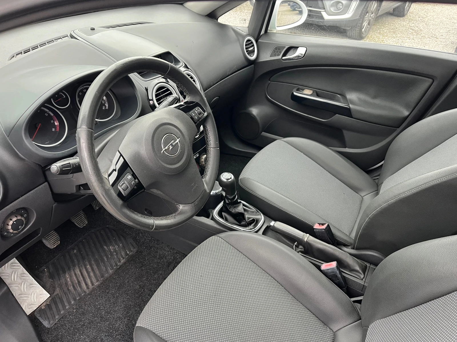 Opel Corsa 1.2I - изображение 10
