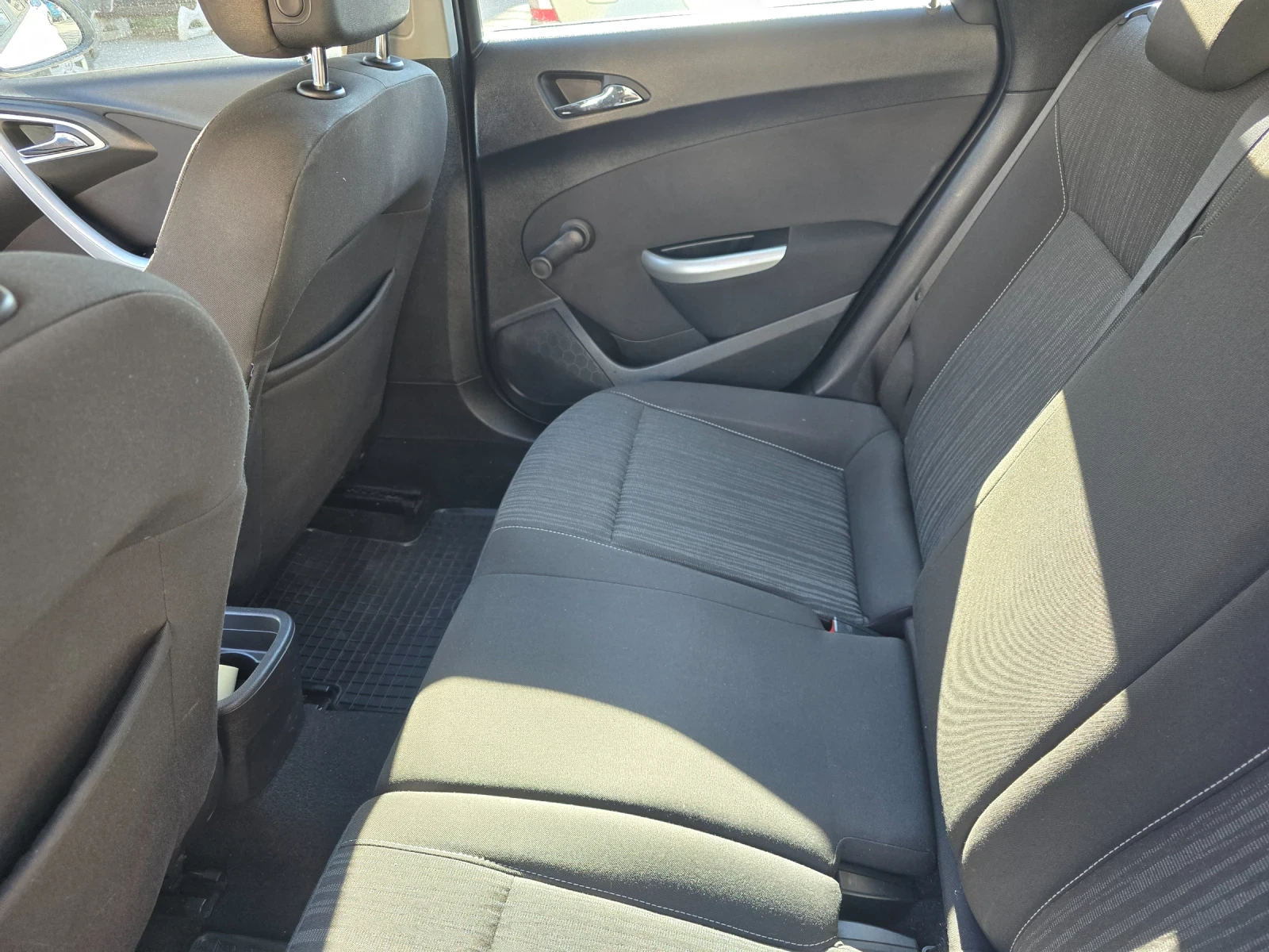 Opel Astra 1.7 CDTI SPORT TOURER, снимка 6 - Автомобили и джипове - 53617157