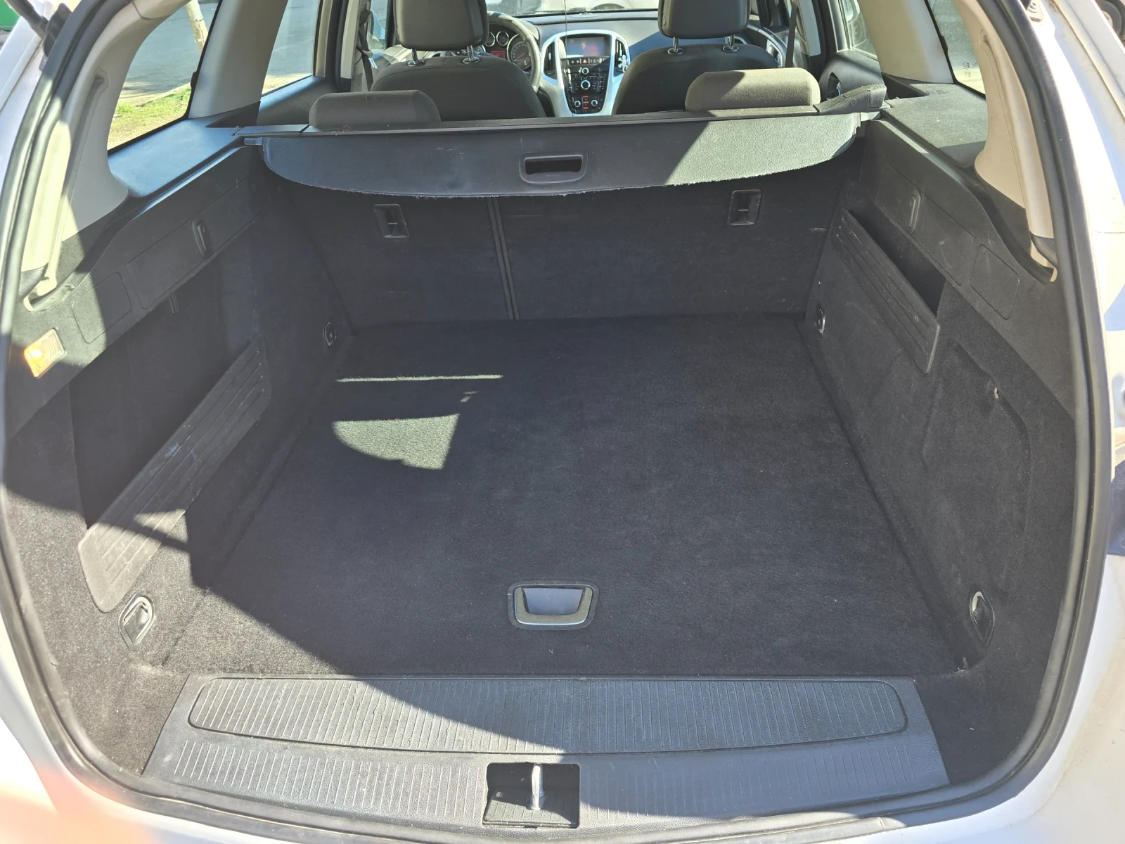 Opel Astra 1.7 CDTI SPORT TOURER, снимка 10 - Автомобили и джипове - 53617157