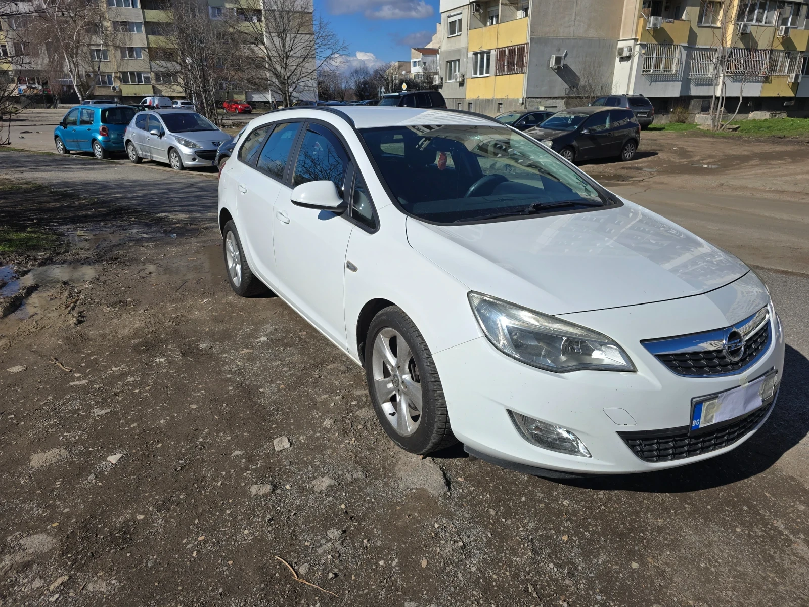 Opel Astra 1.7 CDTI SPORT TOURER, снимка 3 - Автомобили и джипове - 53617157