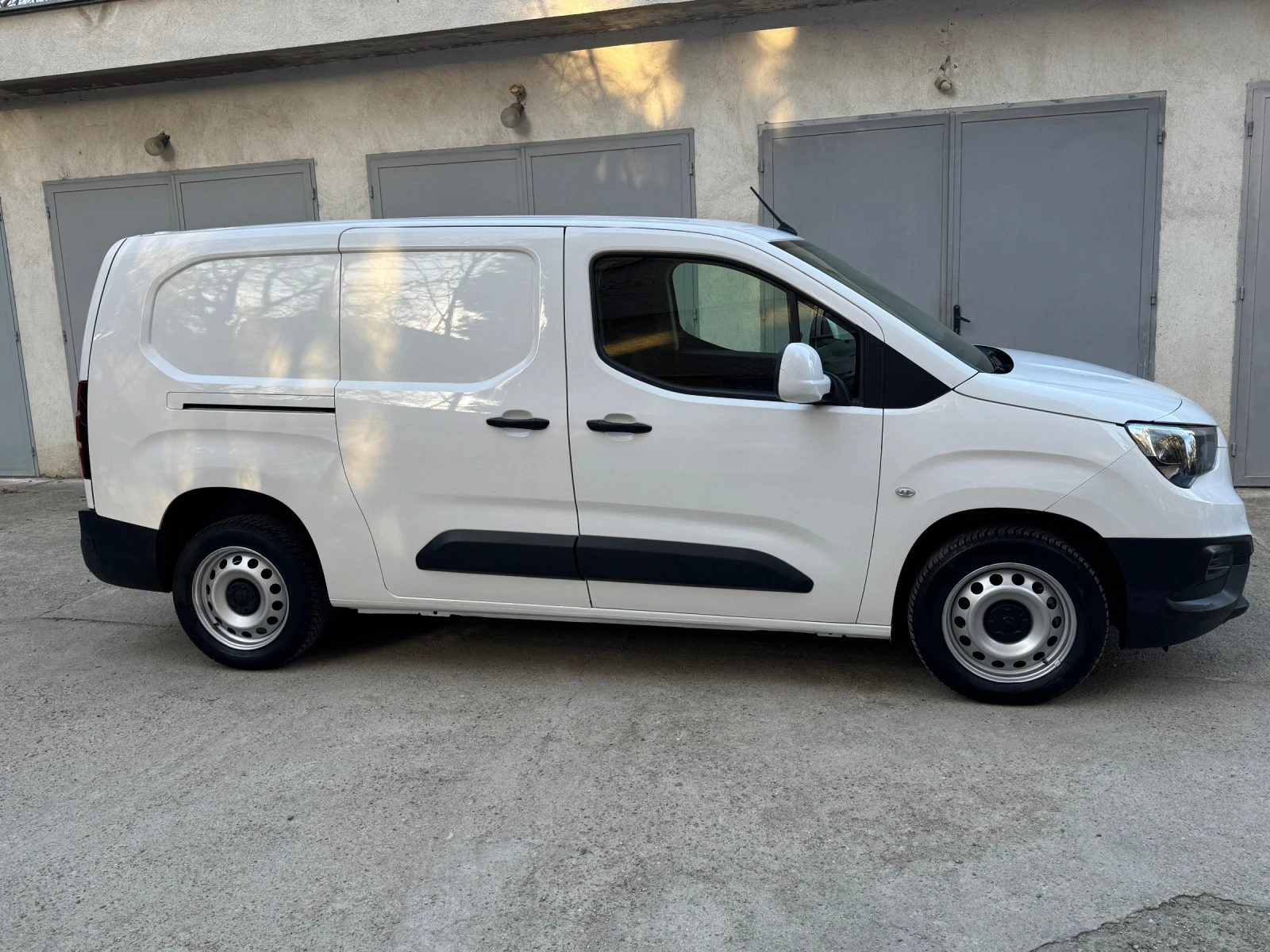 Opel Combo 1.5 CDTI* Maxi База* Климатик, снимка 6 - Автомобили и джипове - 53843698