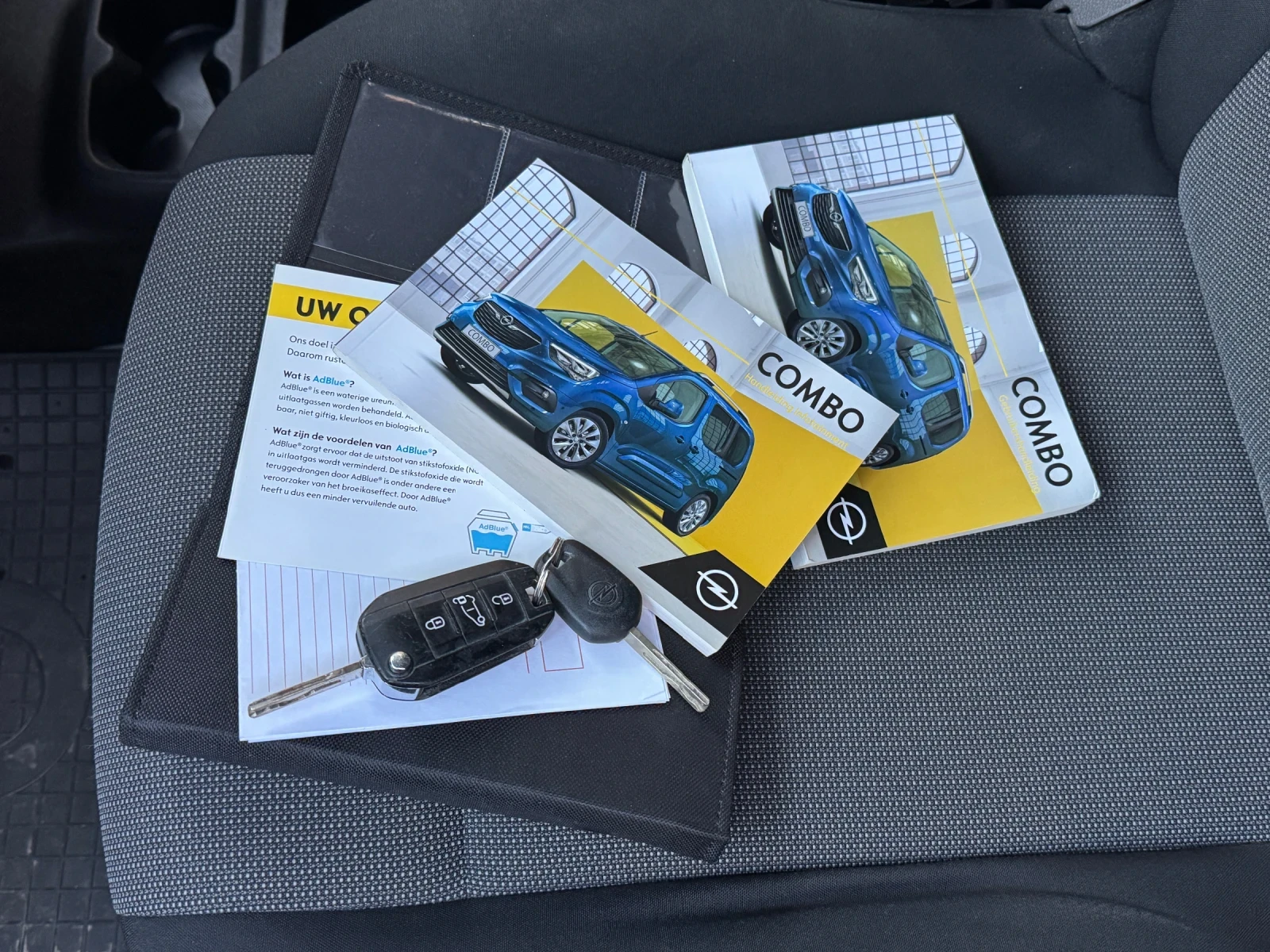 Opel Combo 1.5 CDTI* Maxi База* Климатик, снимка 14 - Автомобили и джипове - 53843698