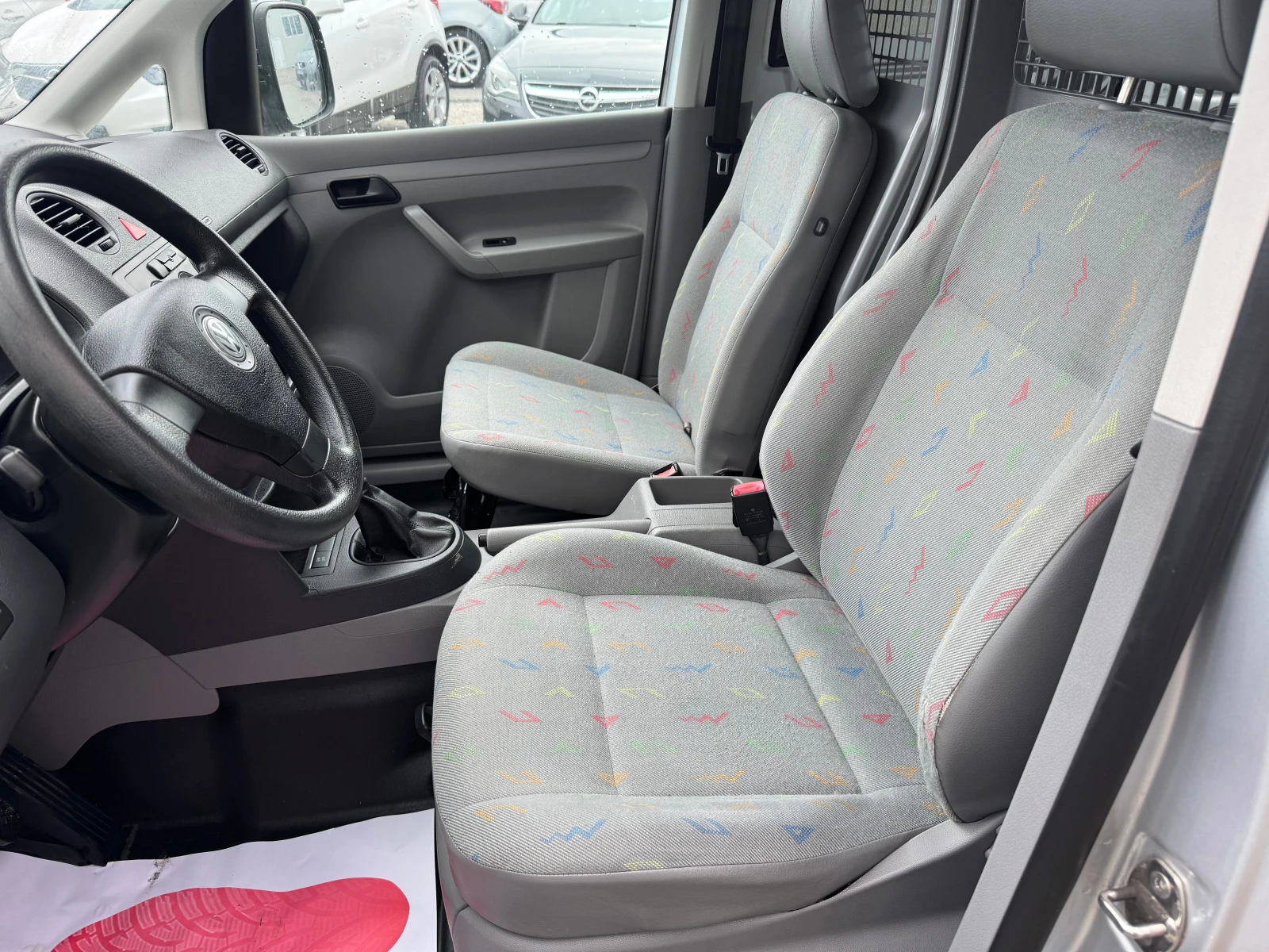 VW Caddy 1.9 TDI, снимка 7 - Автомобили и джипове - 54114998