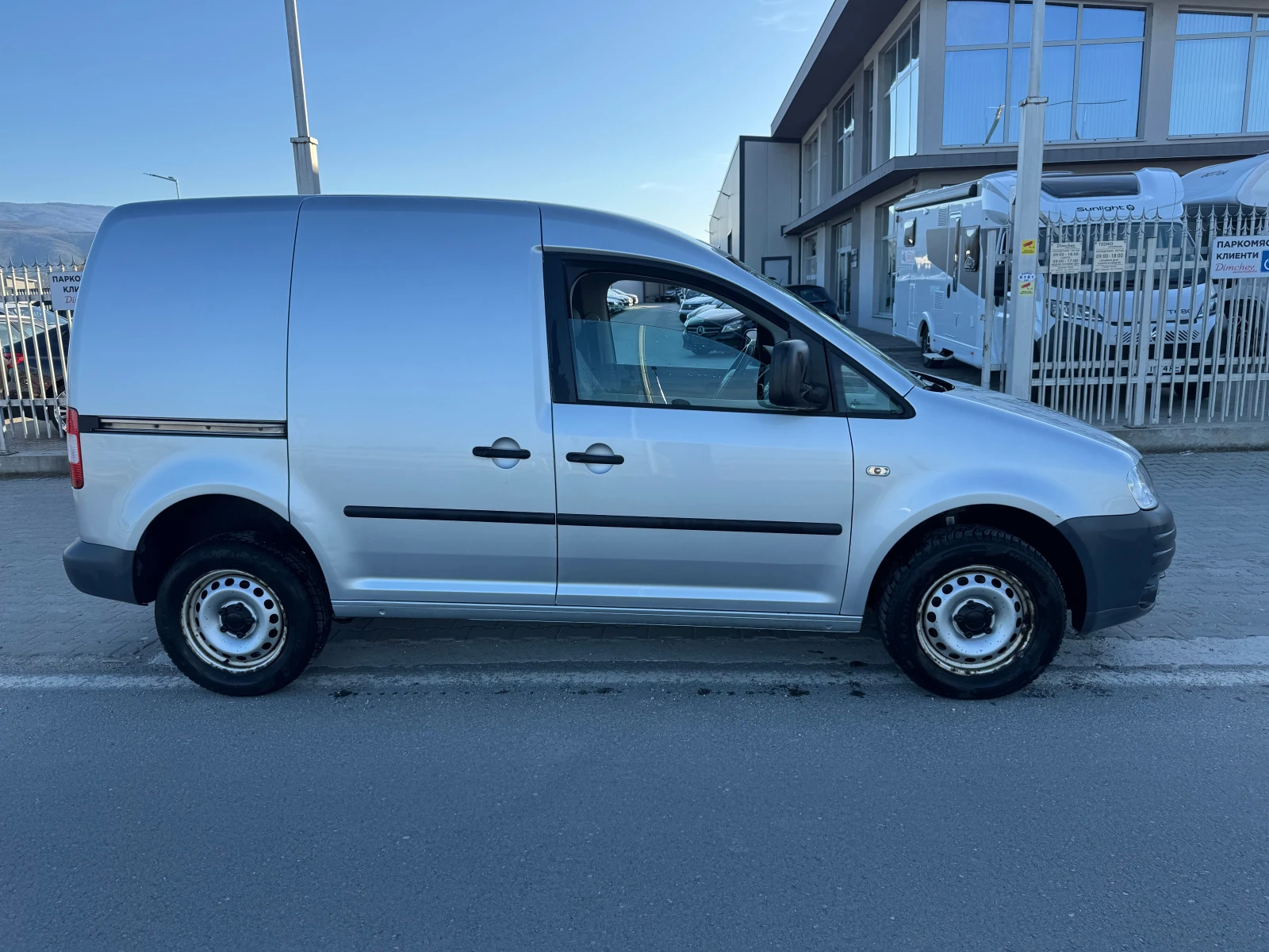 VW Caddy 1.9 TDI, снимка 4 - Автомобили и джипове - 54114998