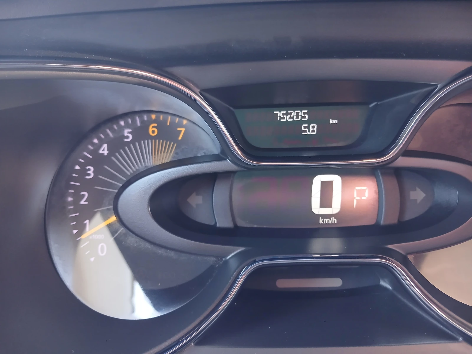 Renault Captur AUT.NAVI.75200km., снимка 9 - Автомобили и джипове - 54114734
