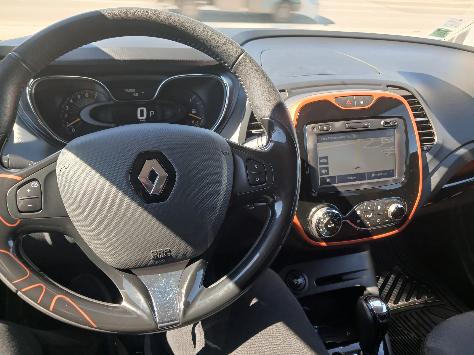 Renault Captur AUT.NAVI.75200km., снимка 11 - Автомобили и джипове - 54114734