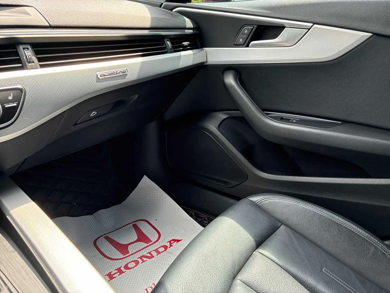 Audi A4 * Progressiv * CARFAX * БЕЗ ПЪРВОНАЧАЛНА ВНОСКА, снимка 12 - Автомобили и джипове - 55637709