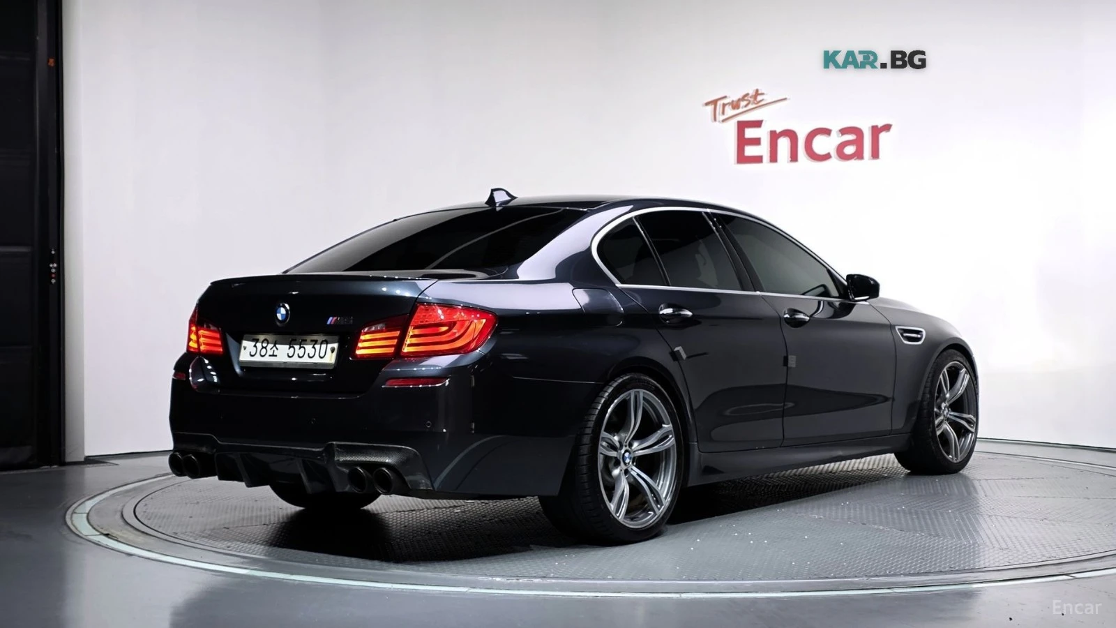 BMW M5 AKRAPOVIC* ПОДГРЕВ* ОБДУХВАНЕ* 360* КАМЕРА* ХЕДЪП*, снимка 3 - Автомобили и джипове - 56017654