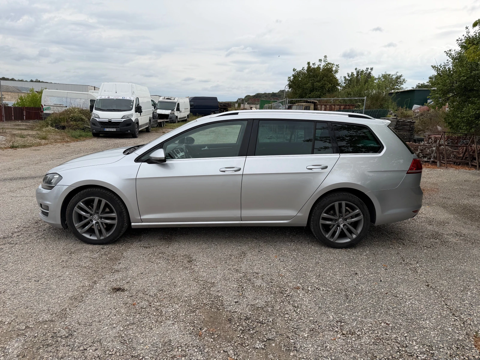 VW Golf 2.0 TDI, снимка 3 - Автомобили и джипове - 56280896