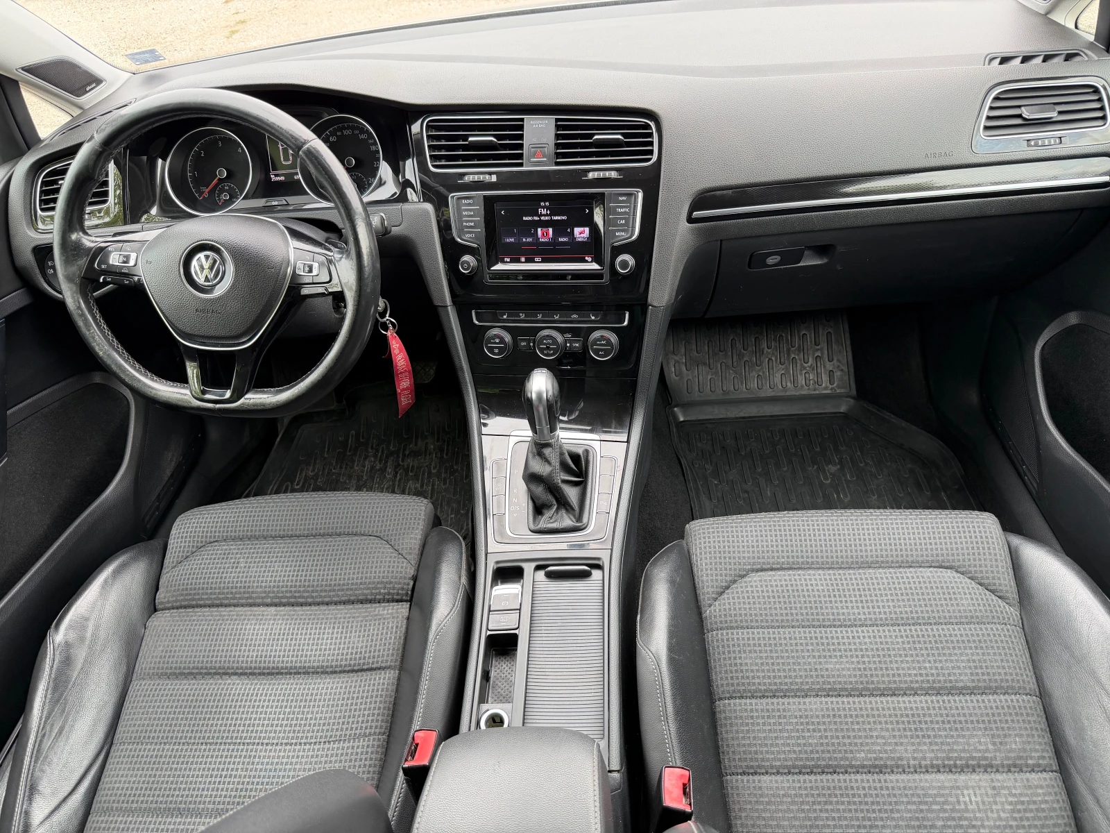 VW Golf 2.0 TDI, снимка 9 - Автомобили и джипове - 56280896