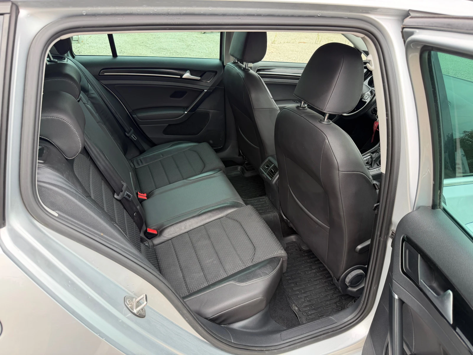VW Golf 2.0 TDI, снимка 15 - Автомобили и джипове - 56280896
