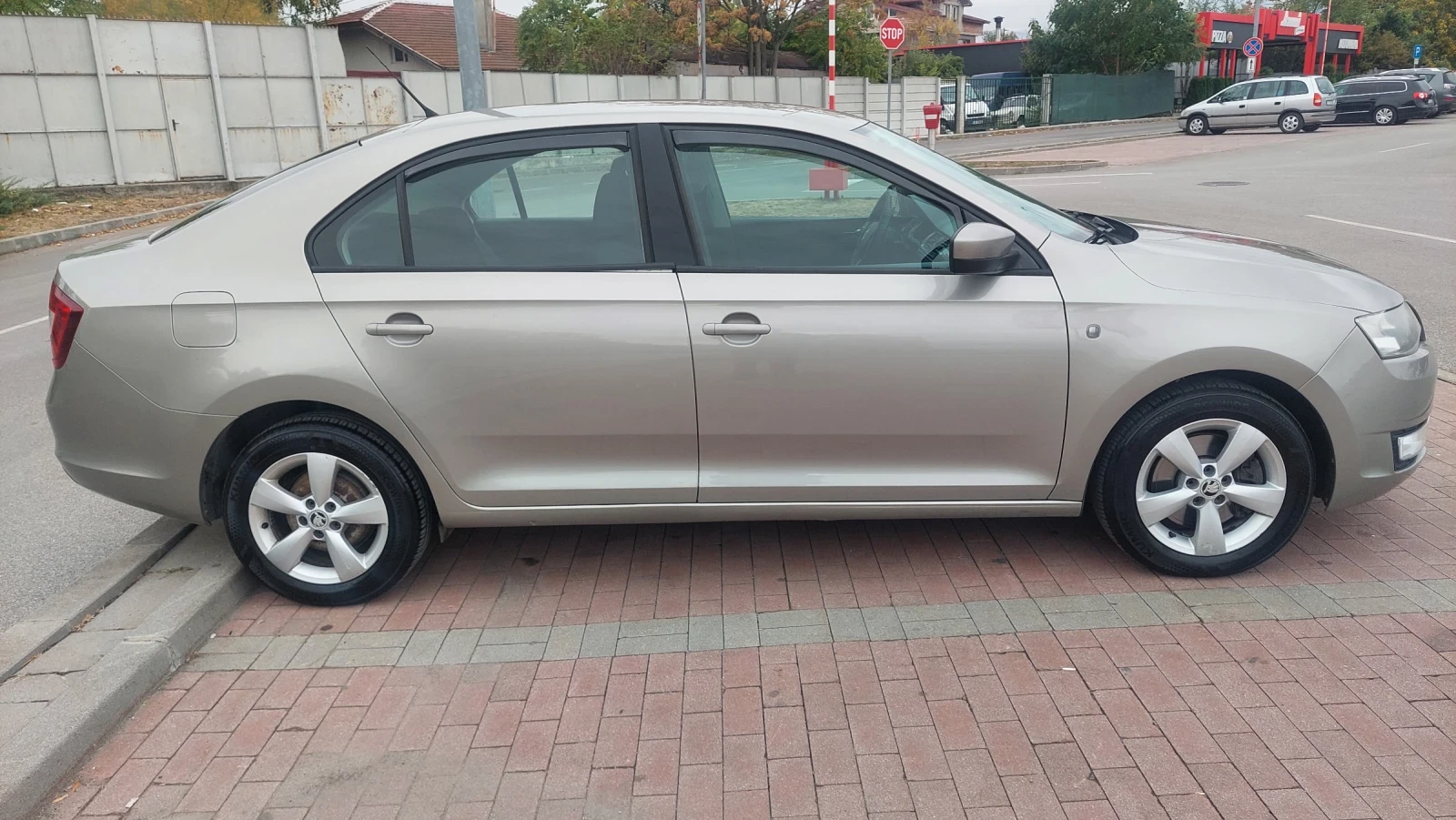 Skoda Rapid, снимка 3 - Автомобили и джипове - 56518897