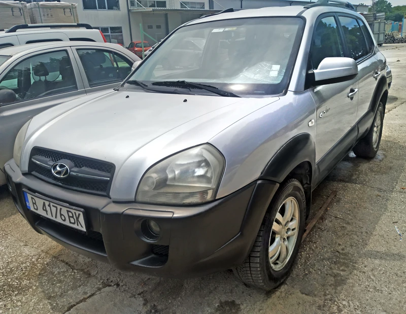 Hyundai Tucson 2.0 CRDI, 4x4, снимка 1 - Автомобили и джипове - 47292914