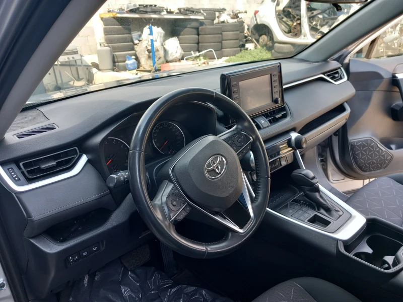 Toyota Rav4 Бензин, снимка 9 - Автомобили и джипове - 48409074