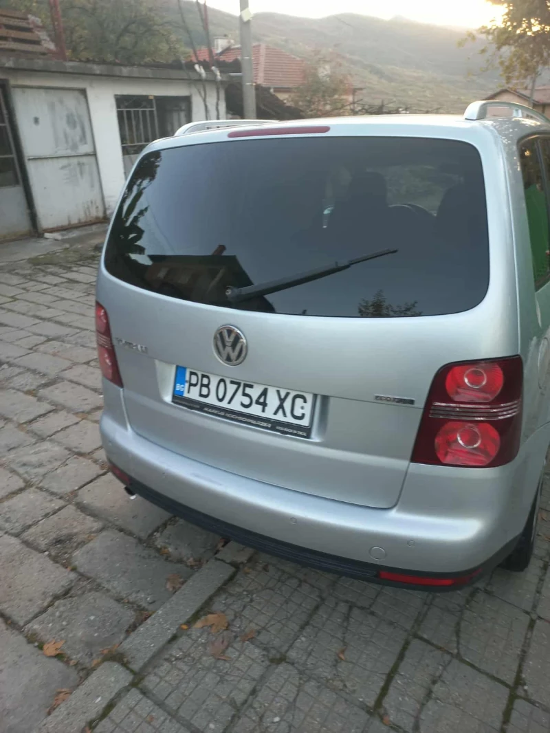 VW Touran, снимка 5 - Автомобили и джипове - 52287211