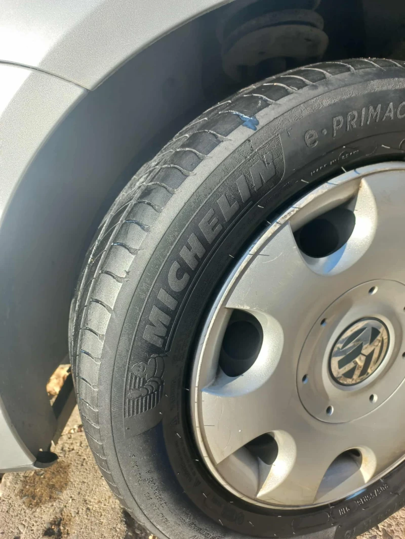 VW Touran, снимка 7 - Автомобили и джипове - 52287211