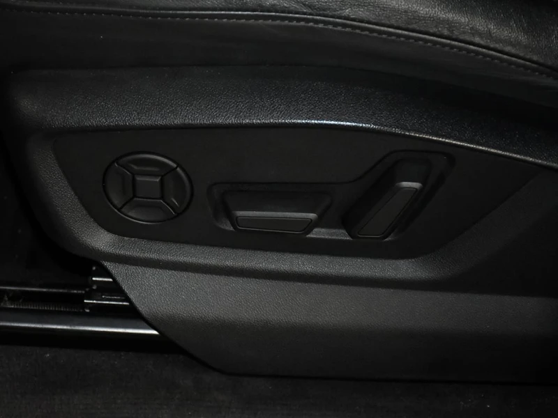 Audi Q7 * S Line* Quattro* Progressive* AWD* 3.0* 7Seat* 3, снимка 10 - Автомобили и джипове - 52999651